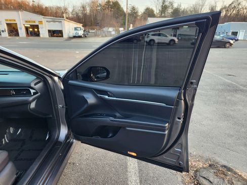 Used 2019 Toyota Camry LE image 15