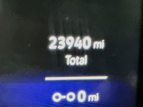 Used 2022 Volkswagen Tiguan SE FWD image 18