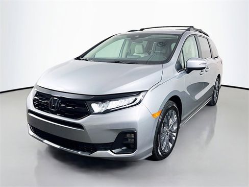 Used 2025 Honda Odyssey Touring image 5