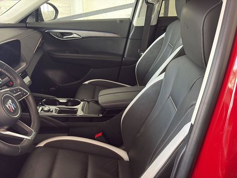 Used 2025 Buick Envision Sport Touring image 9