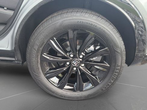 Used 2025 Buick Envista Sport Touring w/ Convenience I Package FWD image 11