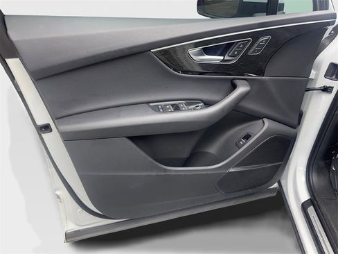 Used 2022 Audi Q7 2.0T Premium Plus w/ Premium Plus Package image 32