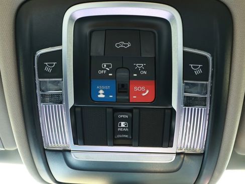 Used 2025 RAM 1500 Laramie image 20