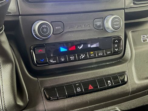 Used 2026 RAM ProMaster 2500 w/ Convenience Group FWD image 15