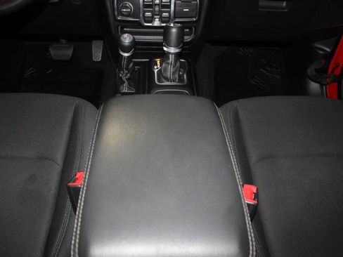 Used 2020 Jeep Wrangler Unlimited Sahara image 15