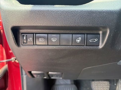 Used 2022 Toyota RAV4 XLE Premium AWD/4WD image 7