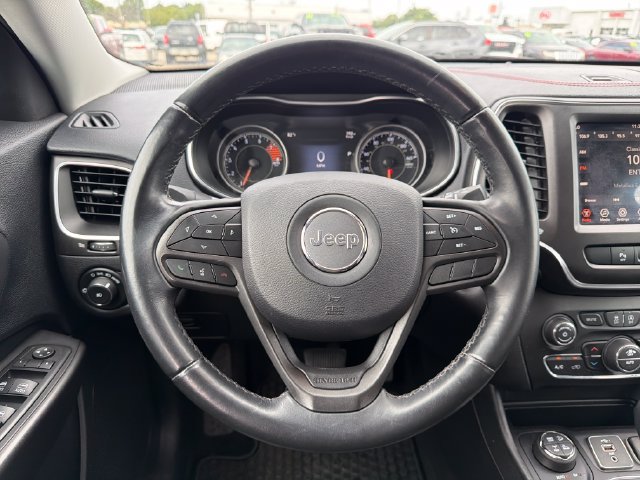 Used 2019 Jeep Cherokee Trailhawk AWD/4WD image 10