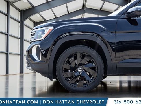 Used 2024 Volkswagen Atlas SE FWD image 28