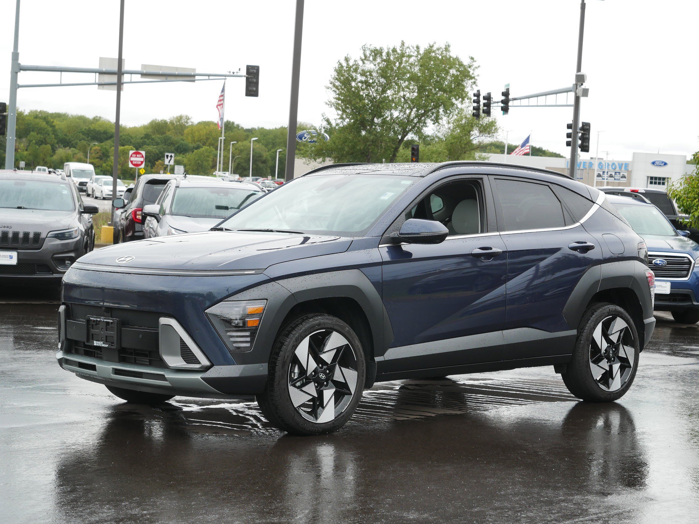 Used 2024 Hyundai Kona Limited AWD/4WD image 2