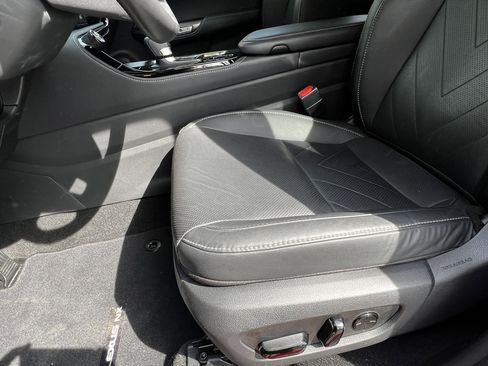 Used 2023 Lexus NX 350h AWD image 16