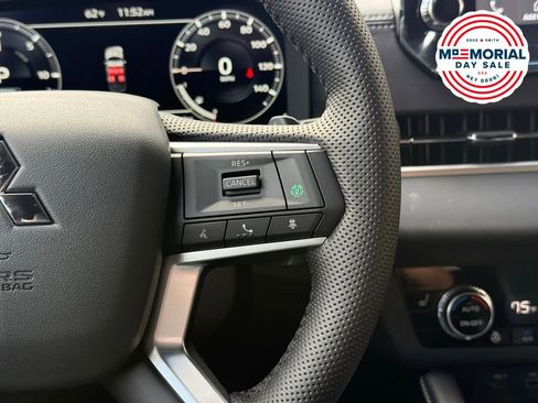 New 2025 Mitsubishi Outlander SEL Black Edition AWD/4WD image 11