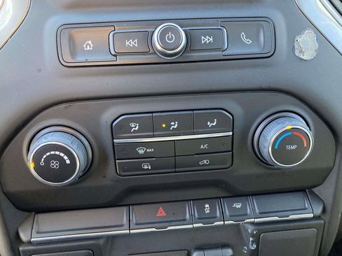 Used 2023 Chevrolet Silverado 2500 Custom image 22