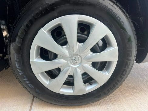 Used 2013 Toyota Corolla L FWD image 37