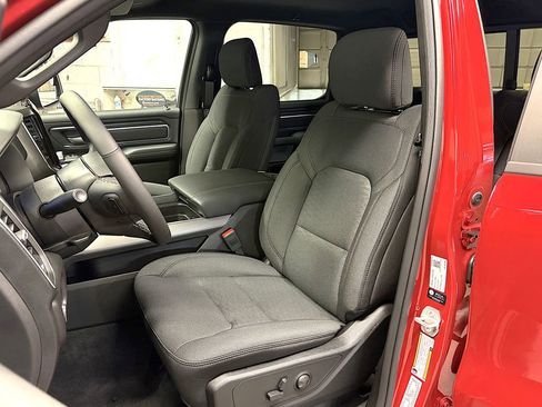 New 2026 RAM 1500 4x4 Crew Cab image 25