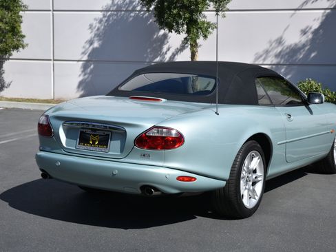Used 2001 Jaguar XK8 Convertible image 9