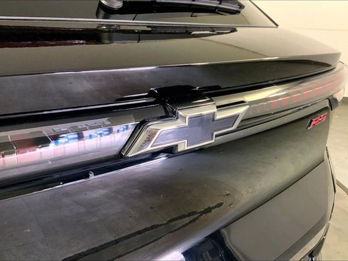 Used 2024 Chevrolet Equinox EV RS FWD image 29