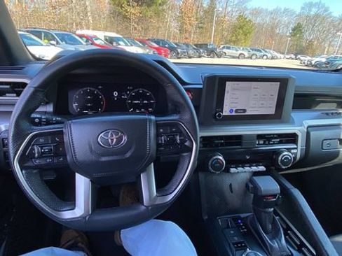 Used 2025 Toyota Tacoma TRD Off-Road AWD/4WD image 17