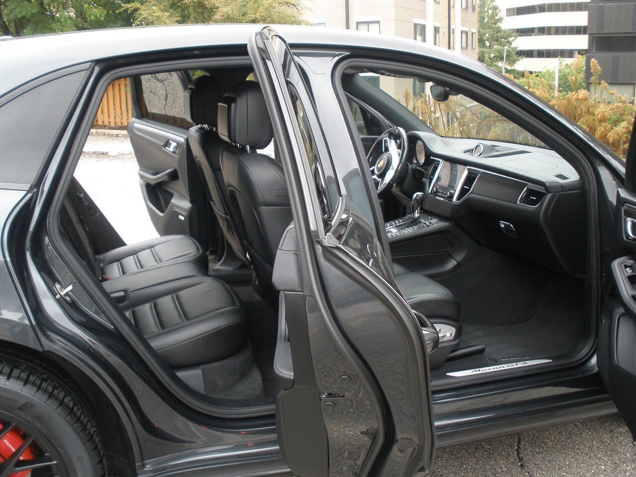 Used 2018 Porsche Macan GTS AWD/4WD image 21