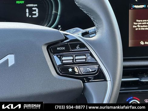 Used 2023 Kia Niro EX Touring image 10