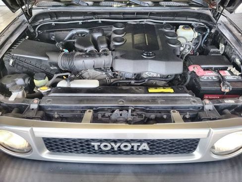 Used 2013 Toyota FJ Cruiser 4WD w/ Upgrade Pkg image 24