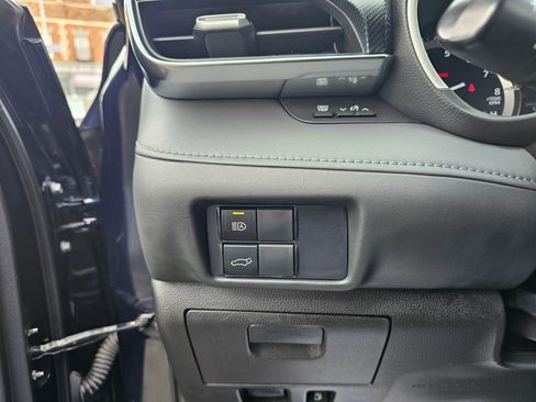 Used 2021 Toyota Highlander XSE image 35