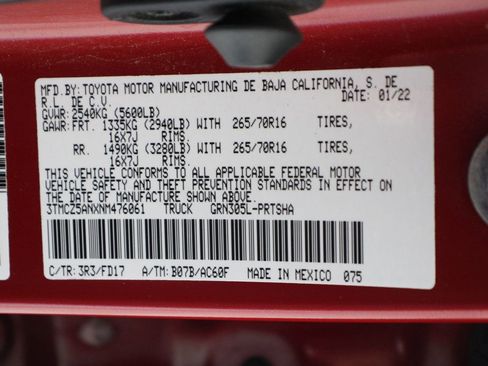 Used 2022 Toyota Tacoma TRD Off-Road w/ Technology Package AWD/4WD image 16
