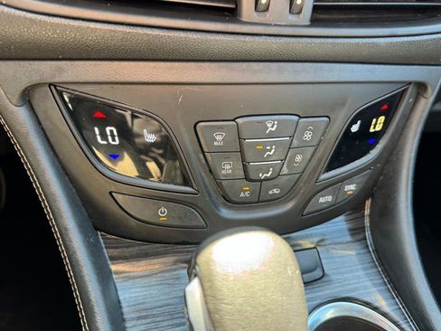 Used 2017 Buick Envision Essence image 20