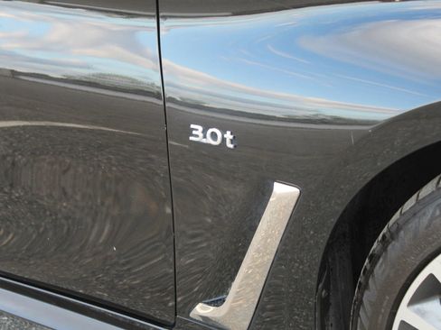 Used 2019 INFINITI Q60 3.0t Luxe w/ Essential Package AWD/4WD image 37
