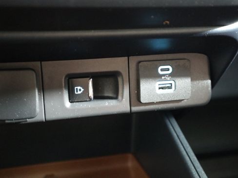 Used 2024 Ford Maverick Lariat FWD image 32