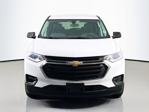 Used 2020 Chevrolet Traverse LS FWD image 2
