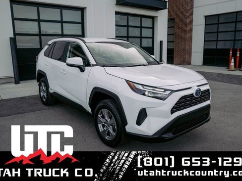 Used 2024 Toyota RAV4 XLE image 1