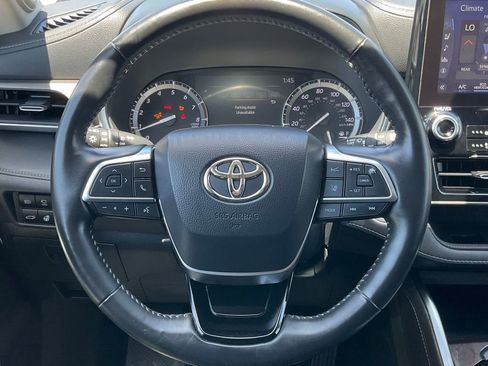 Used 2021 Toyota Highlander Limited FWD image 44