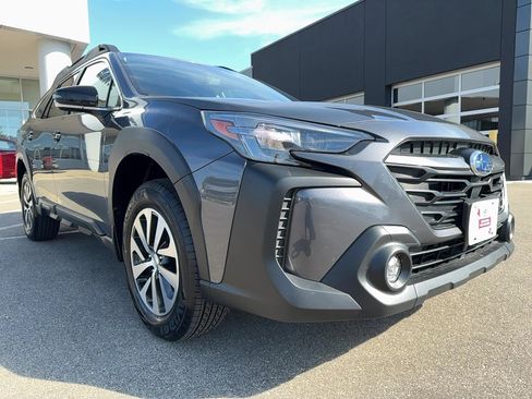 Certified 2025 Subaru Outback Premium w/ Popular Package #1A image 1