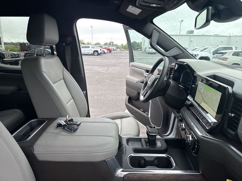 Certified 2025 GMC Sierra 1500 SLT w/ SLT Premium Package AWD/4WD image 13