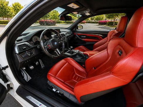 Used 2018 BMW M4 Coupe RWD image 19