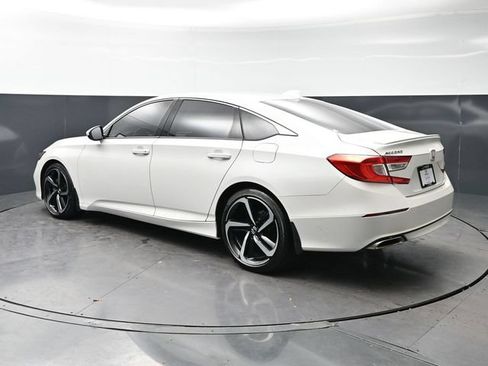 Used 2018 Honda Accord Sport image 7