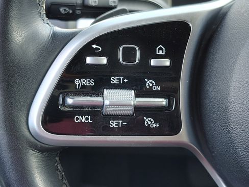 Used 2021 Mercedes-Benz GLB 250 4MATIC image 16