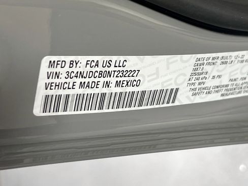 Used 2022 Jeep Compass Limited AWD/4WD image 30