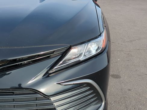 Used 2022 Toyota Camry LE image 13
