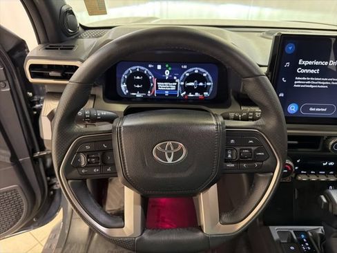 Used 2025 Toyota 4Runner TRD Off-Road Premium AWD/4WD image 13