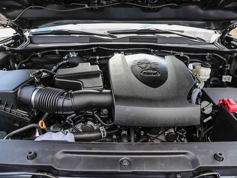 Used 2022 Toyota Tacoma SR AWD/4WD image 30