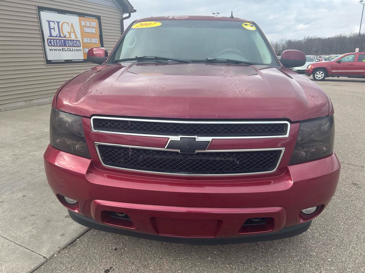Used 2007 Chevrolet Suburban LT w/ LT Preferred Equipment Group AWD/4WD image 2