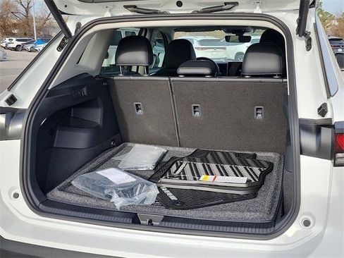 New 2026 Volkswagen Tiguan SE image 6