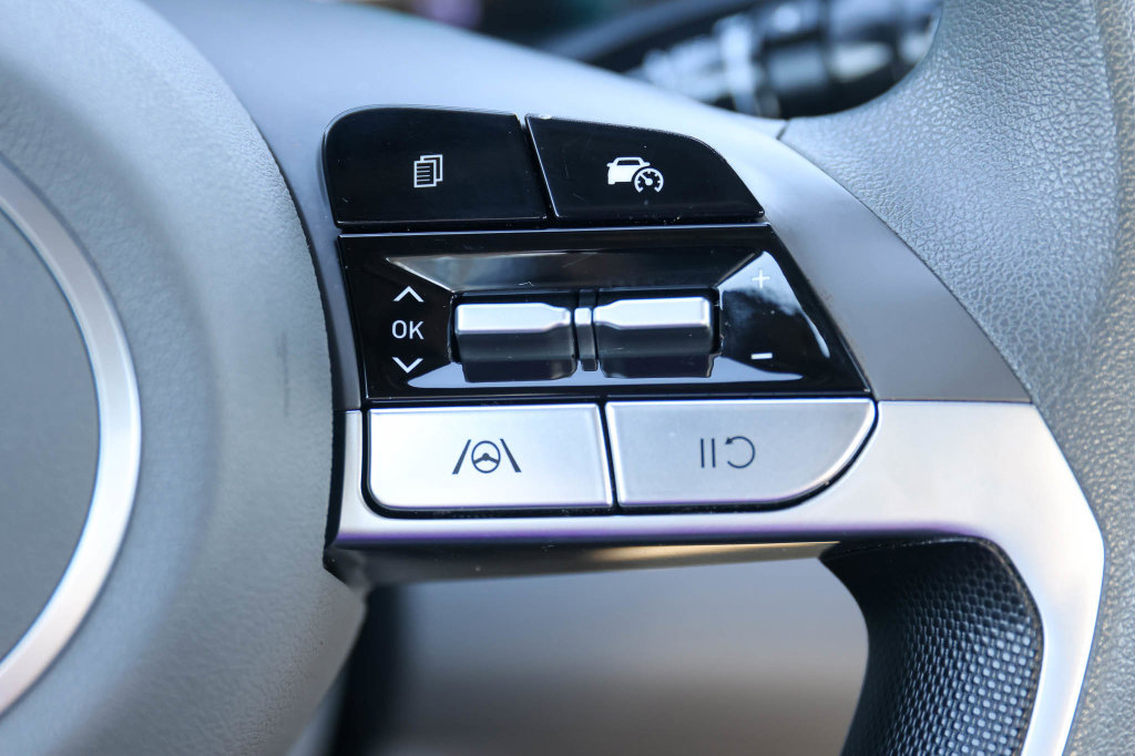 Used 2025 Hyundai Elantra Hybrid FWD image 27
