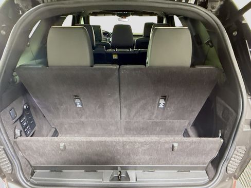 Used 2017 Land Rover Discovery HSE Luxury image 35