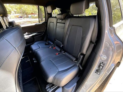 Used 2021 Mercedes-Benz GLB 250 image 19