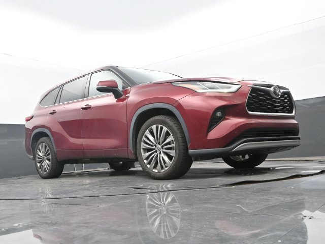 Used 2021 Toyota Highlander Platinum FWD image 9