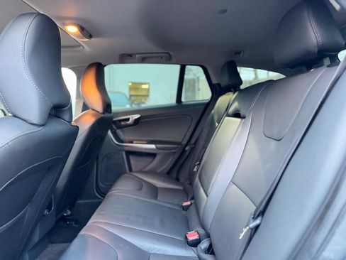 Used 2018 Volvo V60 T5 Cross Country w/ Convenience Package image 20