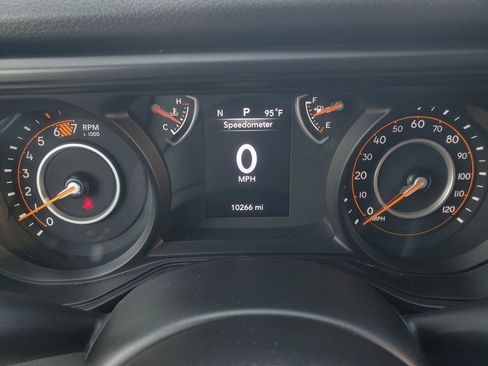 Used 2025 Jeep Wrangler Sport AWD/4WD image 12