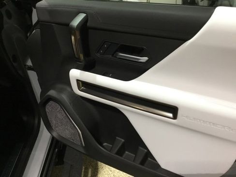 New 2025 GMC Hummer EV 3X image 60